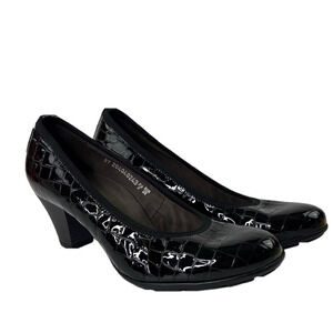 Mephisto Black Heels with Chunky Heel and Glossy Finish